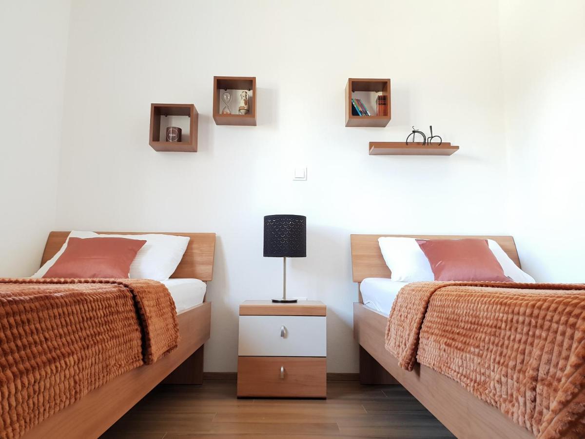 Apartments Skocic Vodice Esterno foto